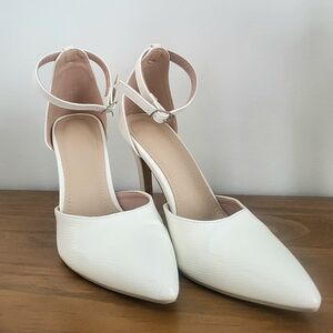 3/$30 Classic White Women's Heels